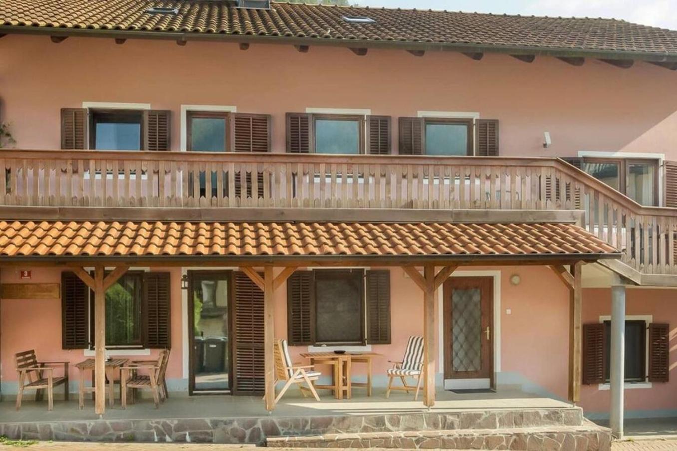 House Maharac With 3 Apartments Till 18 Persons Kamno Exteriér fotografie