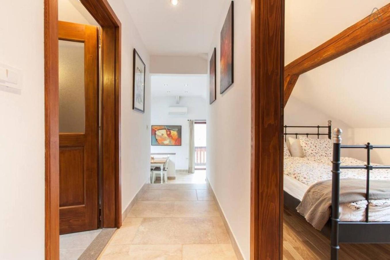 House Maharac With 3 Apartments Till 18 Persons Kamno Exteriér fotografie