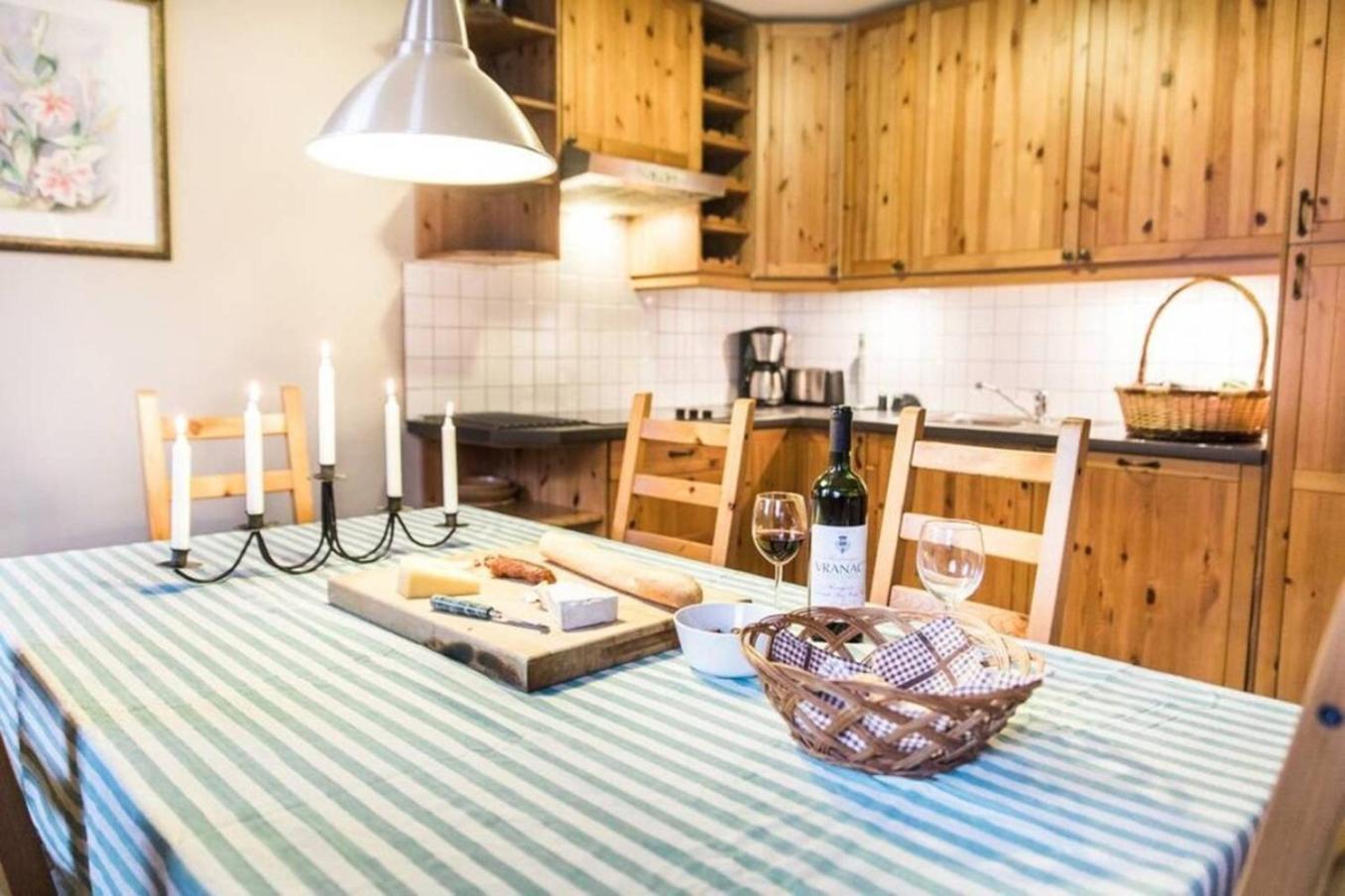 House Maharac With 3 Apartments Till 18 Persons Kamno Exteriér fotografie